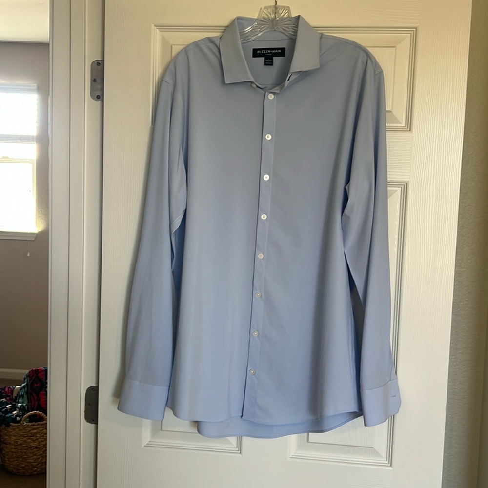 Great condition men’s Mizzen + Main dress shirt
